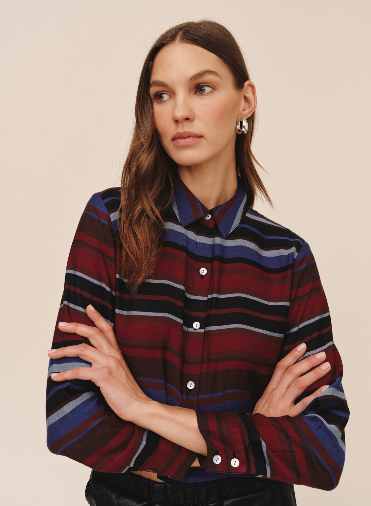 B20022-L93-304 - LONG SLEEVE CLEAN CROP BUTTON DOWN