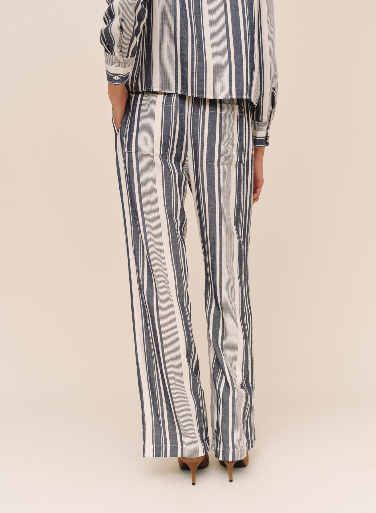 B3706-L16-304 - CLEAN WIDE LEG PANT
